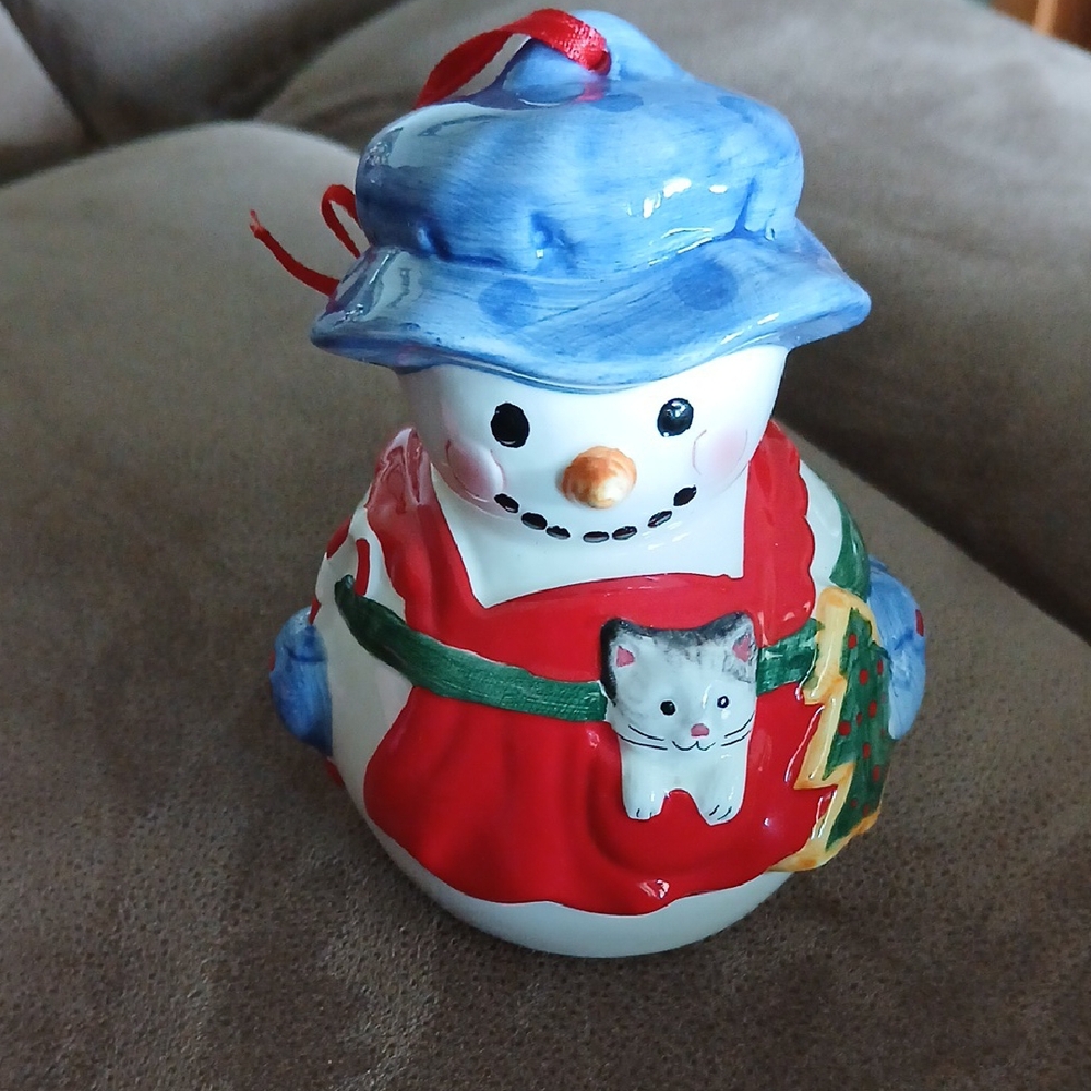 Pfaltzgraff 2001 Dated Ceramic Snowman Lady Christmas Ornament Snow Village